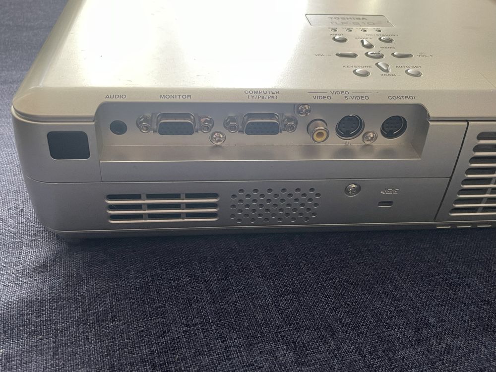 Проектор Toshiba TLP-S10