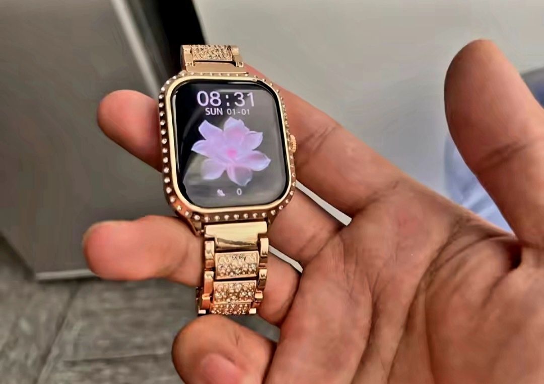 Smartwatch złoty