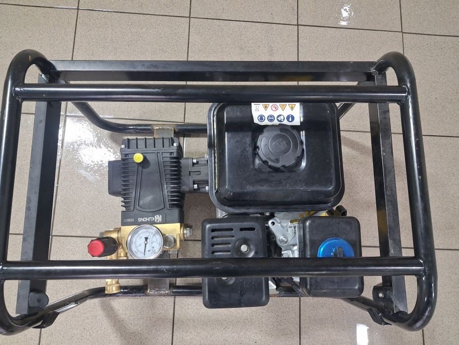 Продам бензинову мийку високого тиску