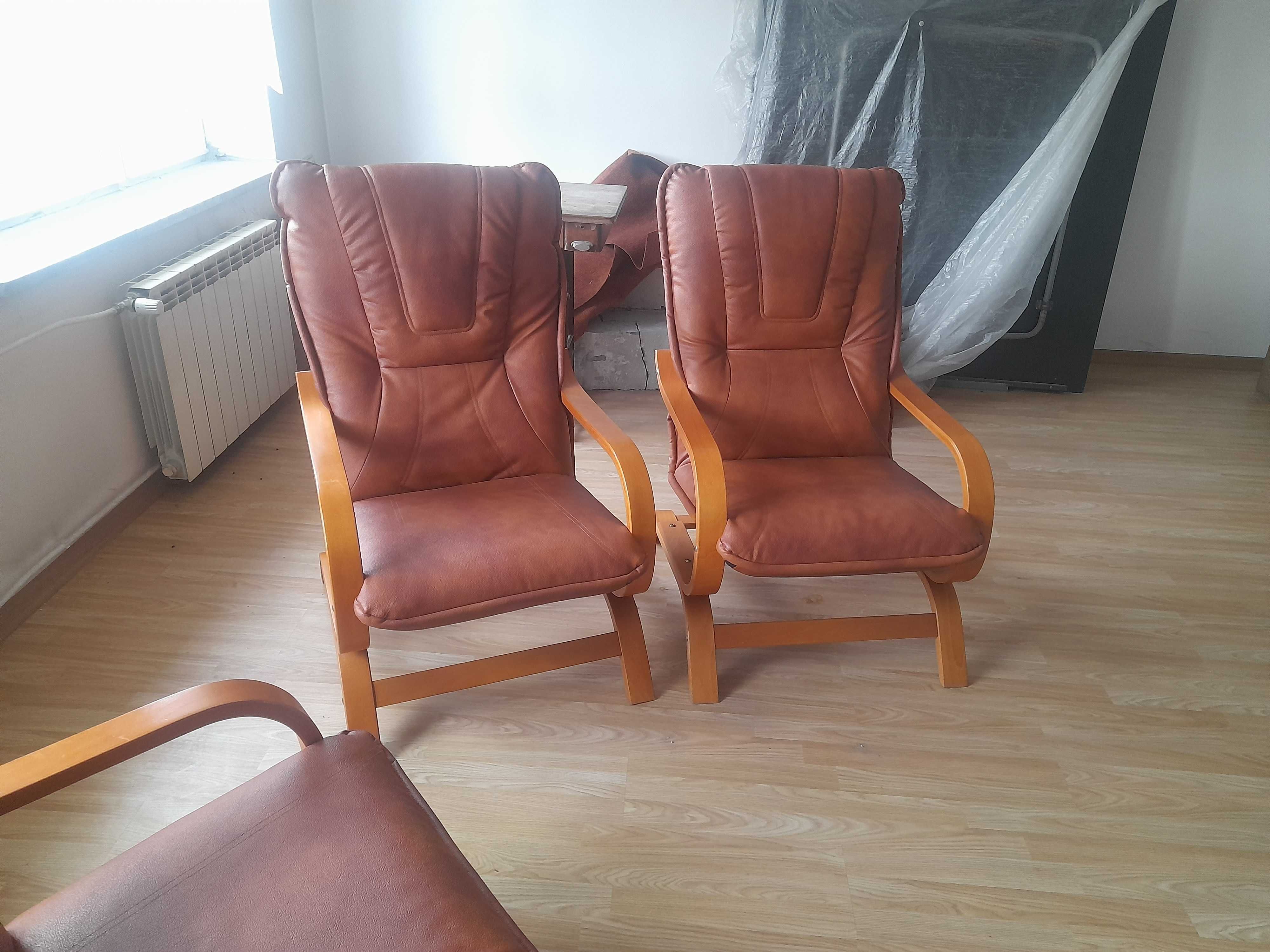 Sofa trzyosobowa plus dwa fotele