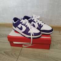 Nike dunk low purple 42.5