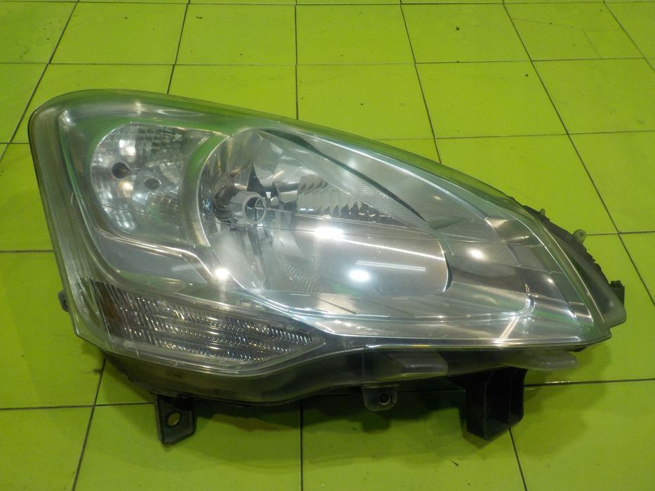 CITROEN BERLINGO PATNER II III 14r lampa prawa przod 89318061 9682828380