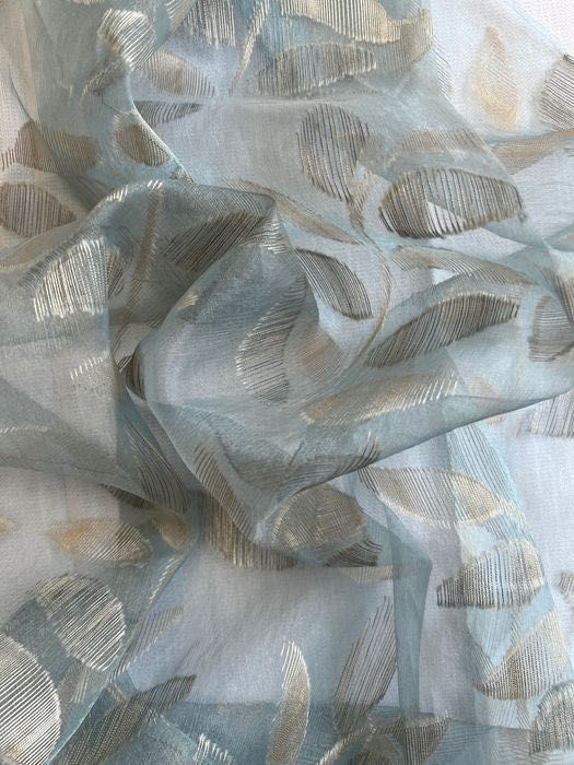 Firana/tkanina organza w niebieskim kolorze ze wzorem liści