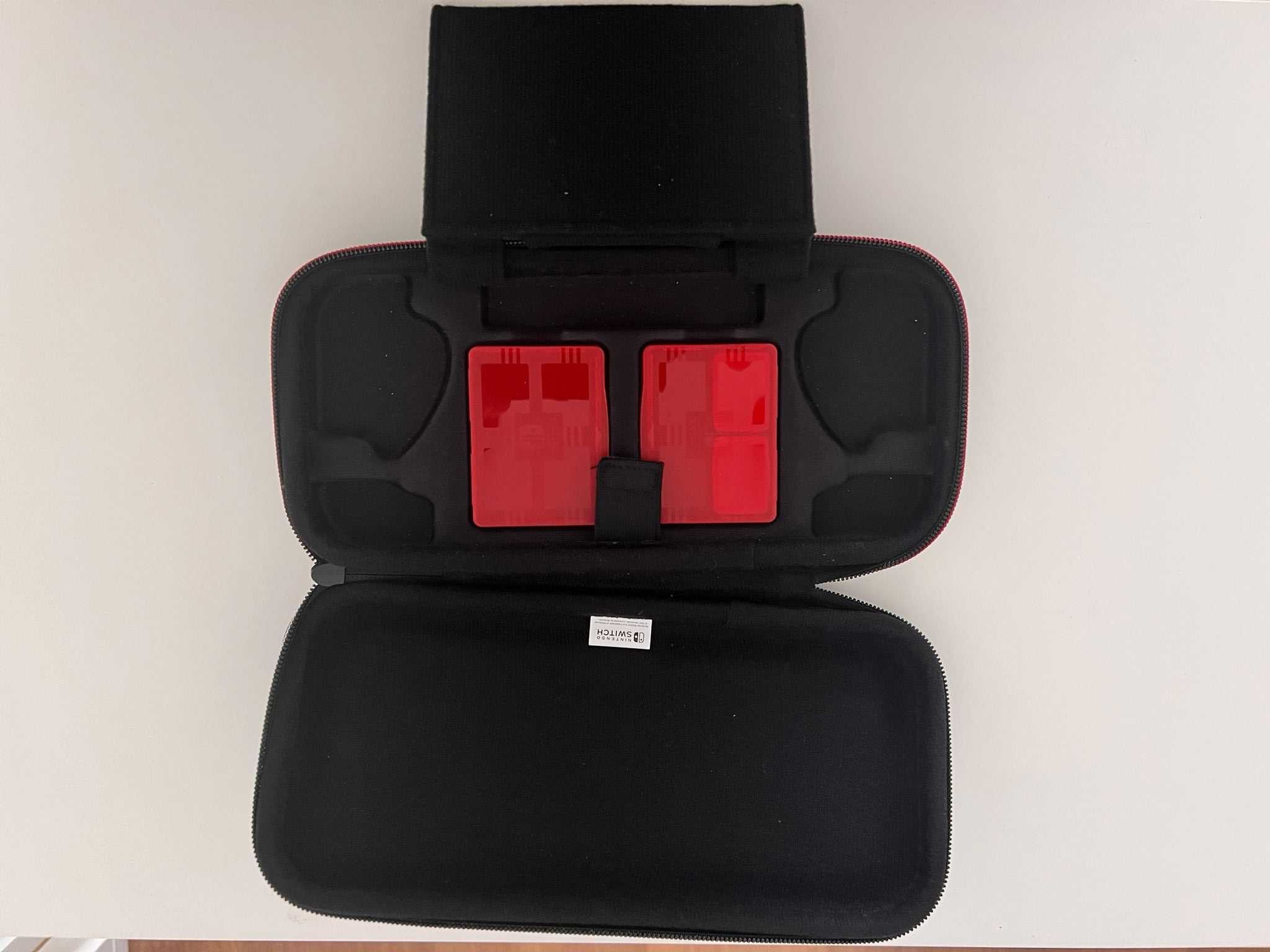 Nintendo Switch Oled + carrying case
