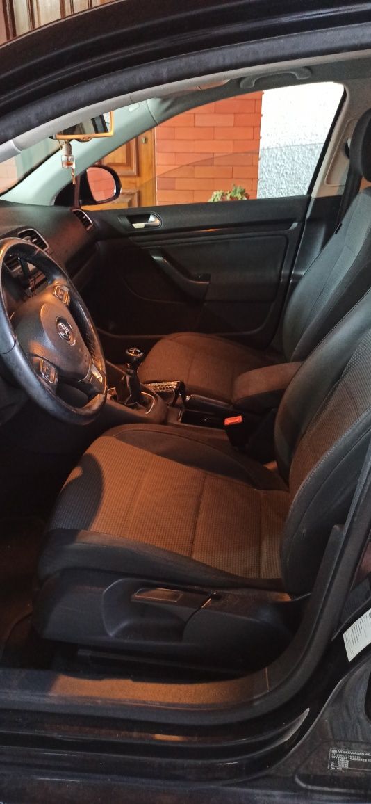 Volkswagen Golf 1.6 TDI 105cv