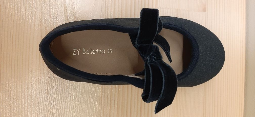 Sabrinas n⁰ 25 - novos - Azul marinho
Zippy Ballerina
Como novas - usa