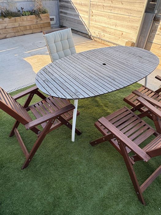 Mesa e cadeiras - exterior