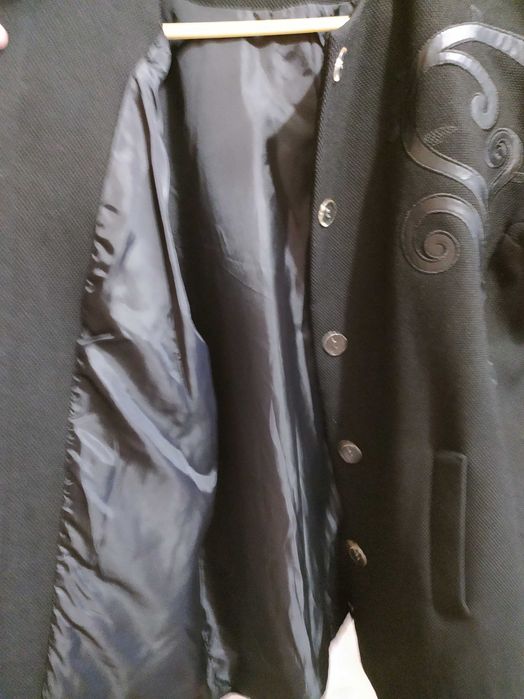 Пиджак женский с кожаной нашивкой