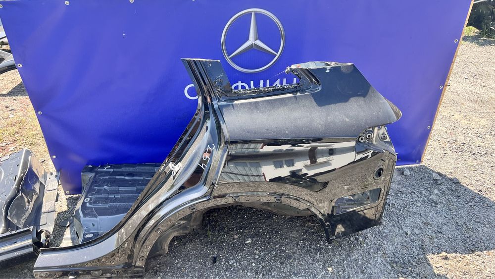 Заднє ліве крило четверть задняя правая Mercedes-Benz GLC 254