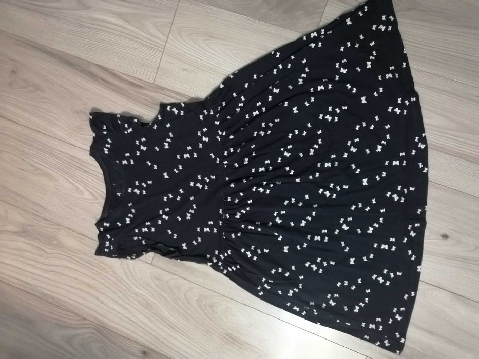 Sukienka z kr. rękawem firmy H&M dla dziewczynki, rozmiar 134/140 cm
