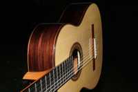 Nowa włoska lutnicza gitara klasyczna