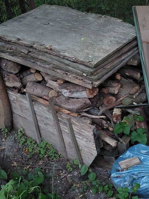Drewno na opal piec co kominek ognisko