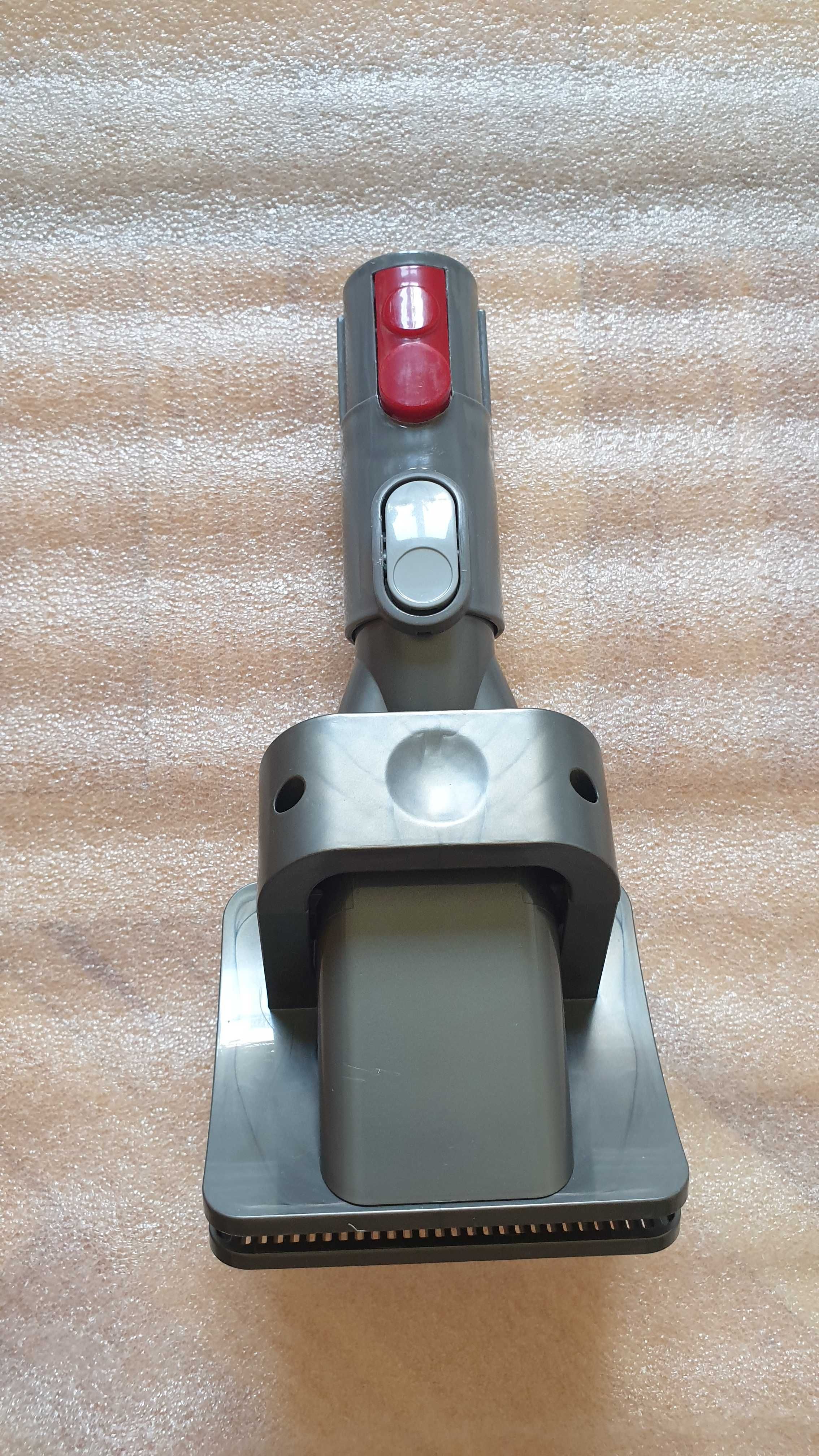 Щетка dyson для вычесывания шерсти животных
