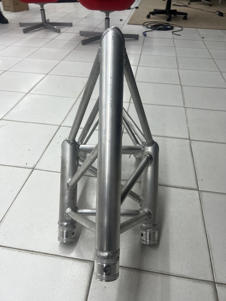 Canto truss triangular f33