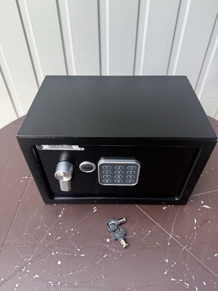 Sejf podstawowy Yale Value mini Black YSV/170/DB2