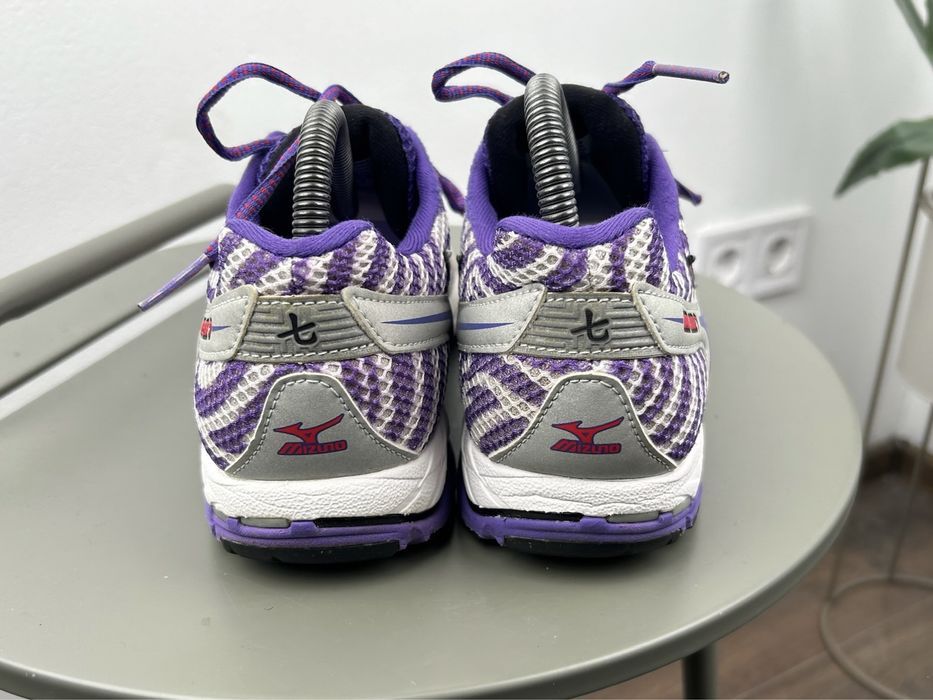 Оригінал! Кросівки Mizuno Wave Elixir 39 розмір 02496