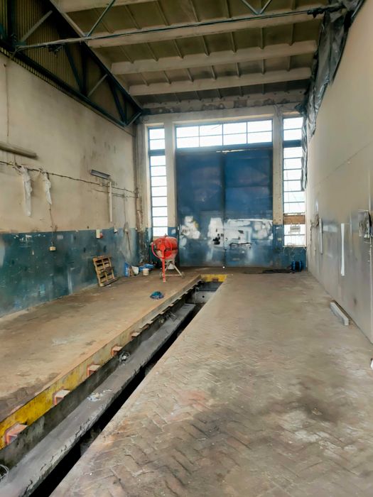 Hala z kanałem, warsztat samochodów ciężarowych, Zabrze