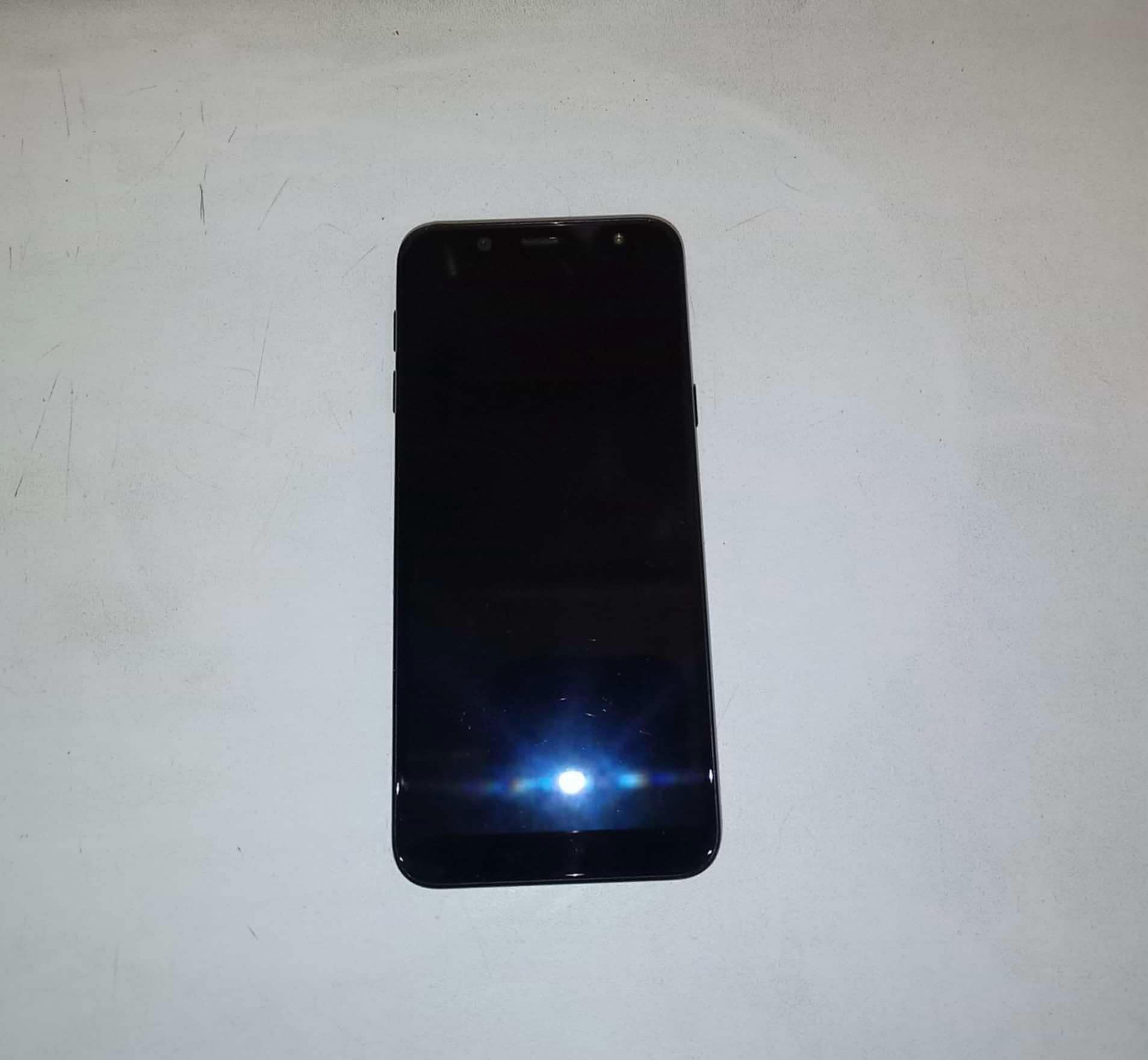Смартфон Samsung SM-J600F/DS