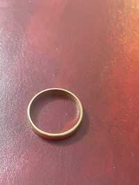 Золотое кольцо 585 проба, 1,61 грамм