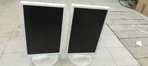 Dwa monitory Eizo S2201W