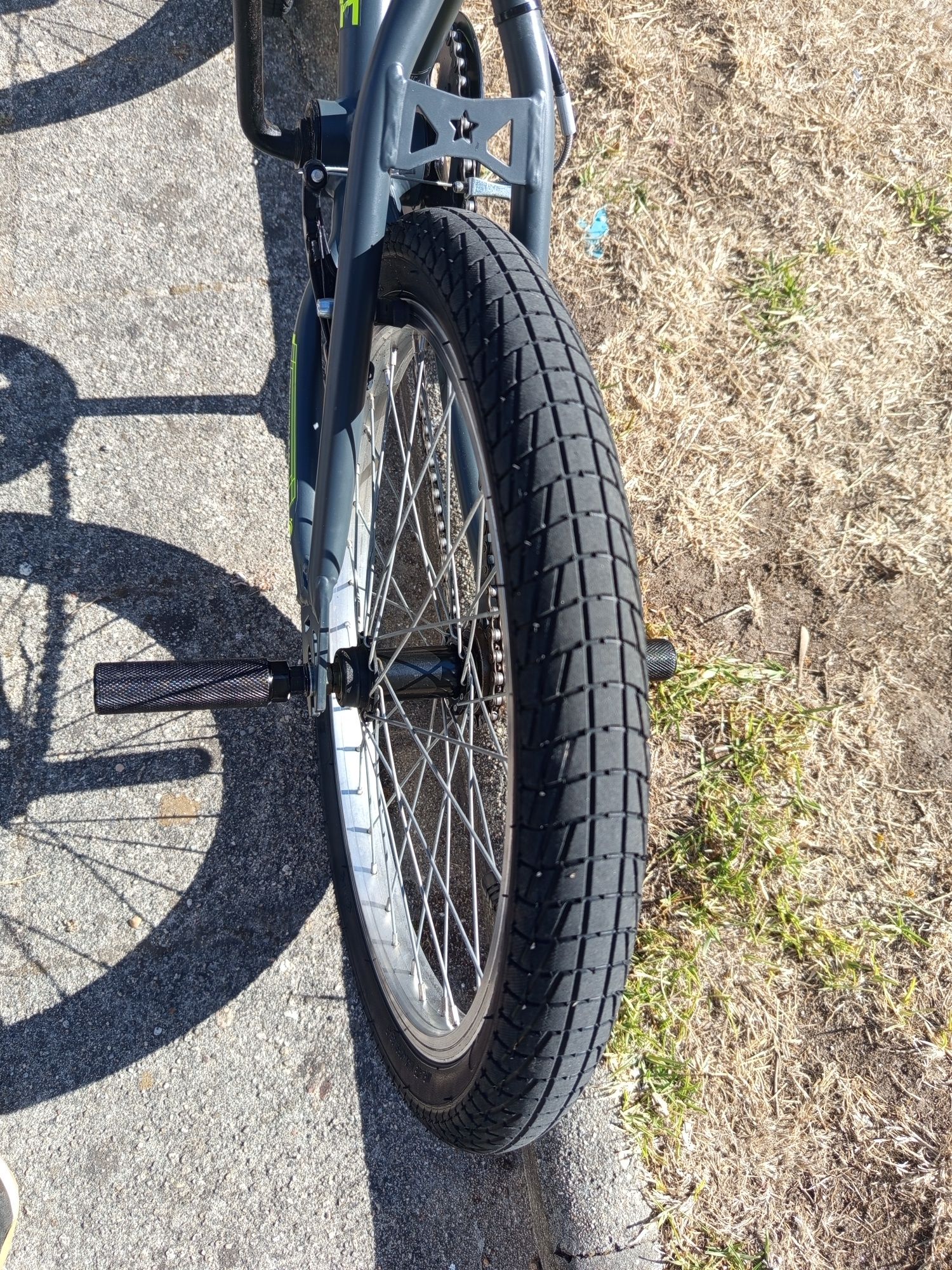 BMX Wipe 300 quase nova + pegs incluídos (comprada na Decathlon)