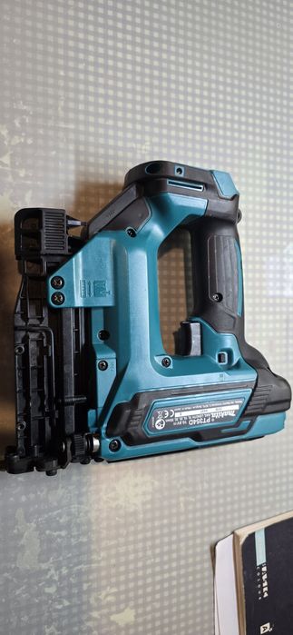 Makita, pregadora e martelo 12V usados