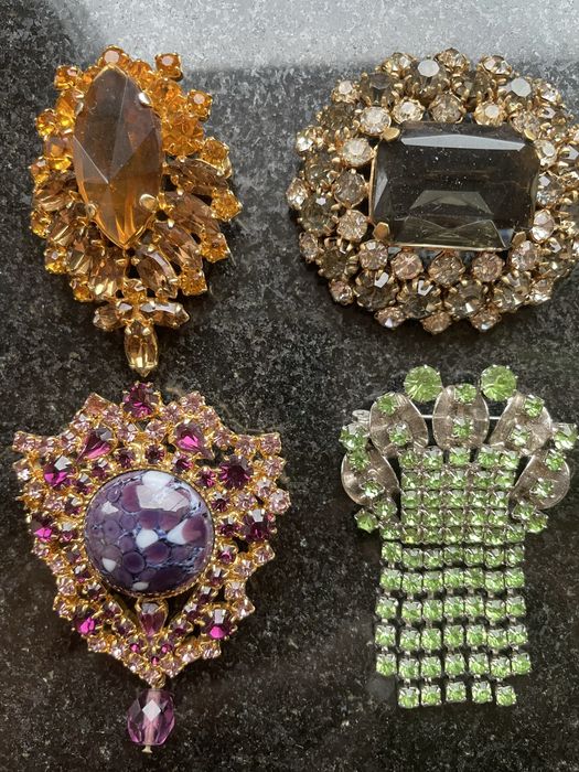 Прикраси брошки кольє стара Чехія