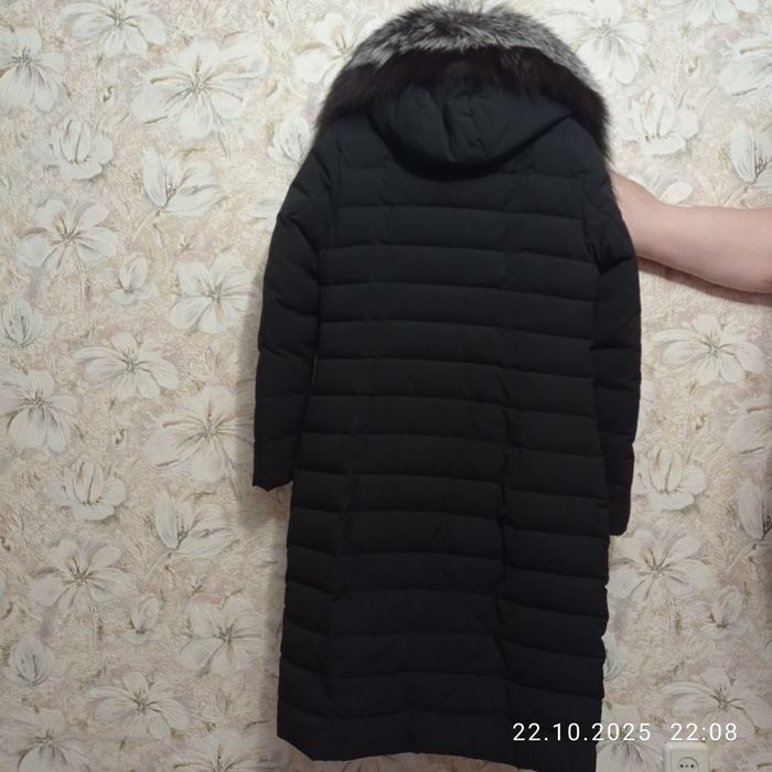 Пальто жіноче зимове в нормальному стані