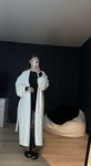 Білий довгий кардиган з поясом