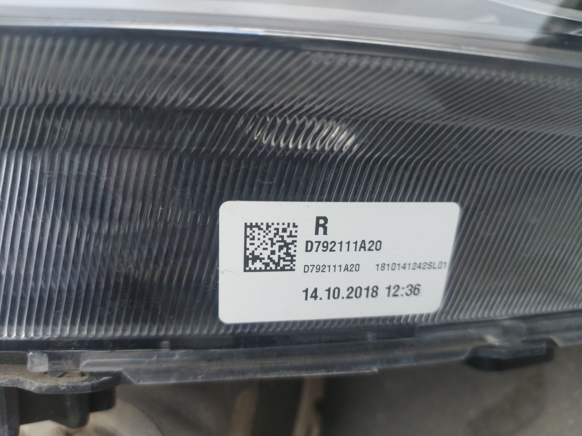 Hyundai tukson 2018r lampa prawa Ful Led