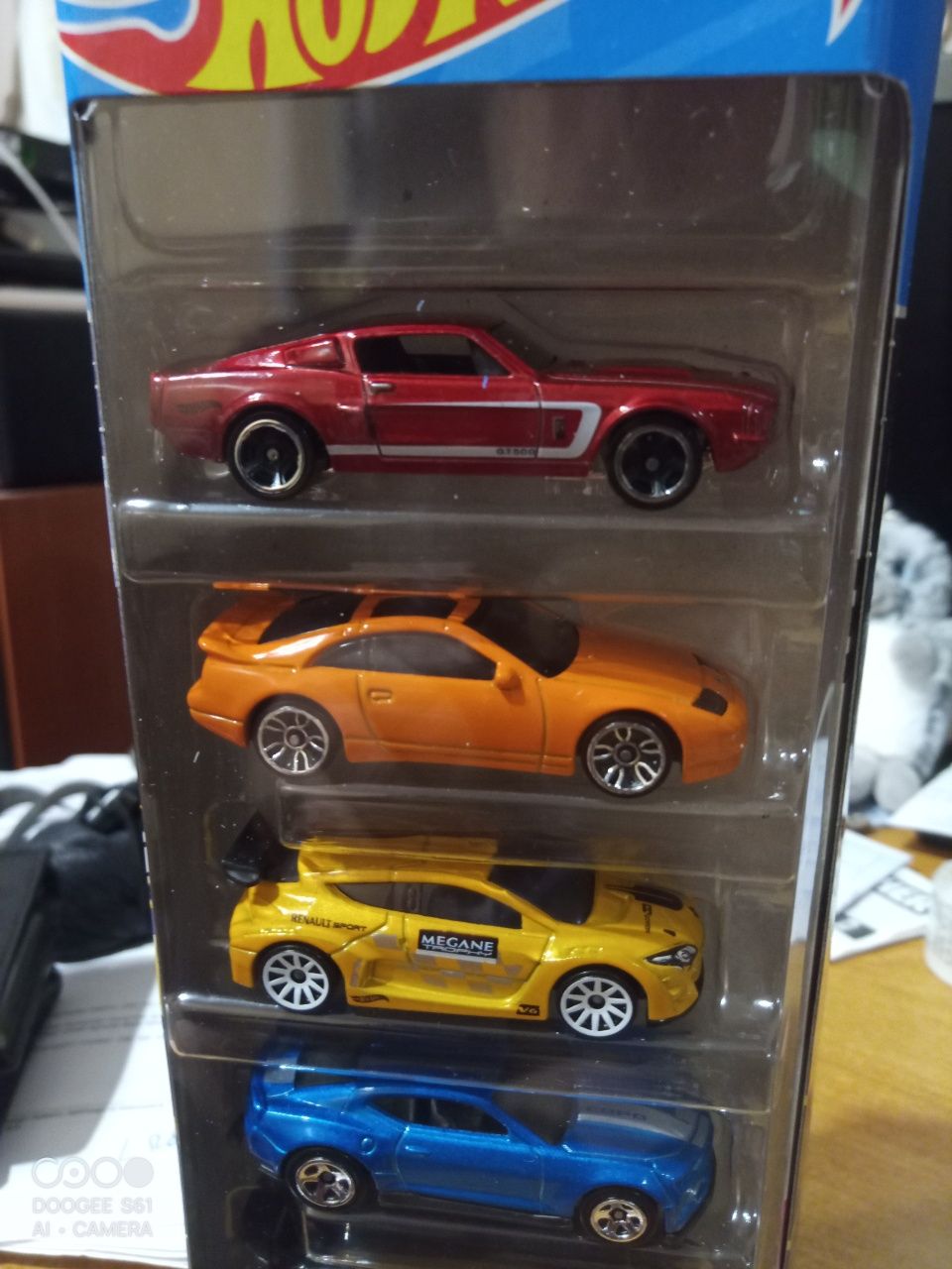 Nowy zestaw samochodów hot wheels nightburnerz
