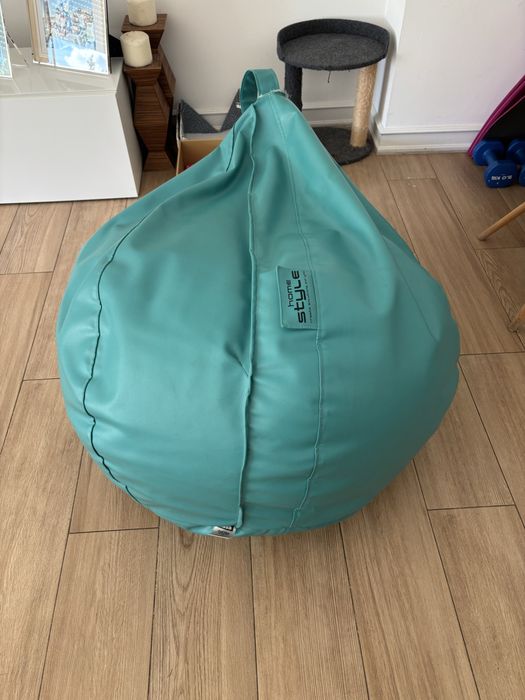Puf azul usado formato pera ideal para quarto de jovem e otimo estado