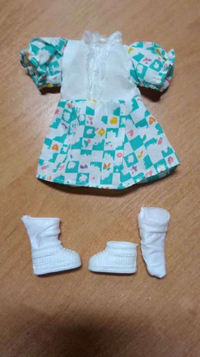 Кукла  пластмасова в чобітках