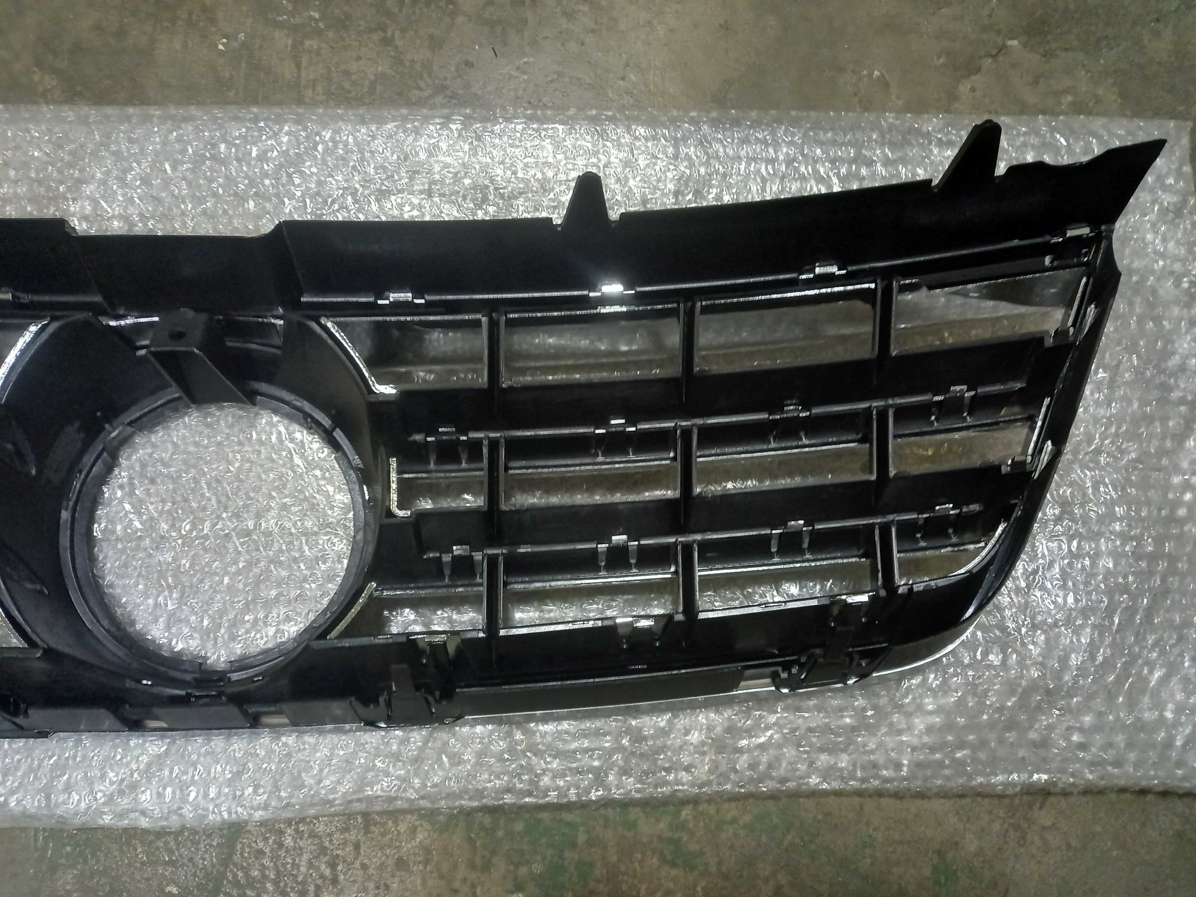 VW TOUAREG atrapa grill