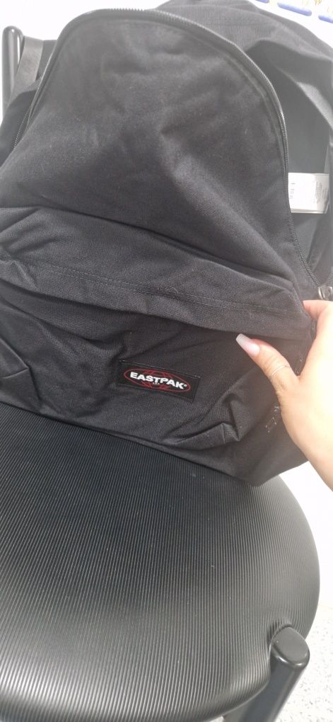 Mochila eastpak preta