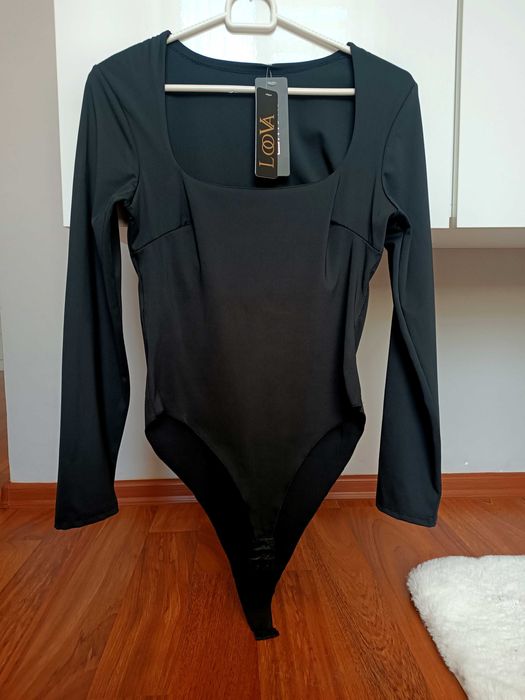 Nowe czarne śliskie body z kwadratowym dekoltem na długi rękaw Loova