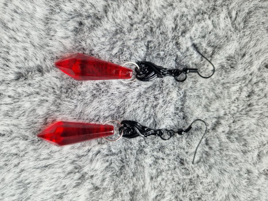 Czarne czerwony kolczyki nietoperz kryształy długie
gothic alternative