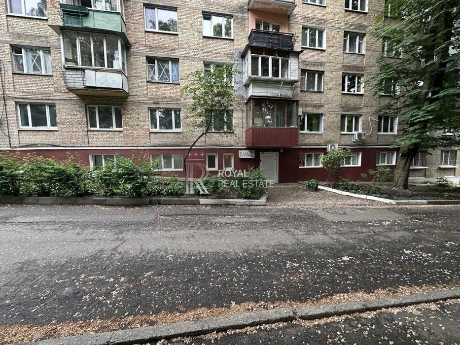 Продаж Офісу центр Шевченківський метро КПІ 219 м2 з фасадним входом