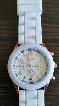 Zegarek biały nowy