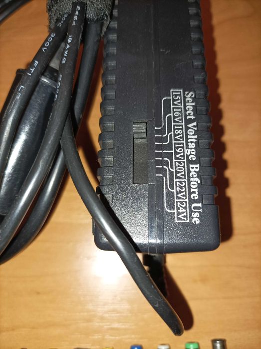 Универсальный БП для ноутбуков NPA-DC1 {8 штекеров)