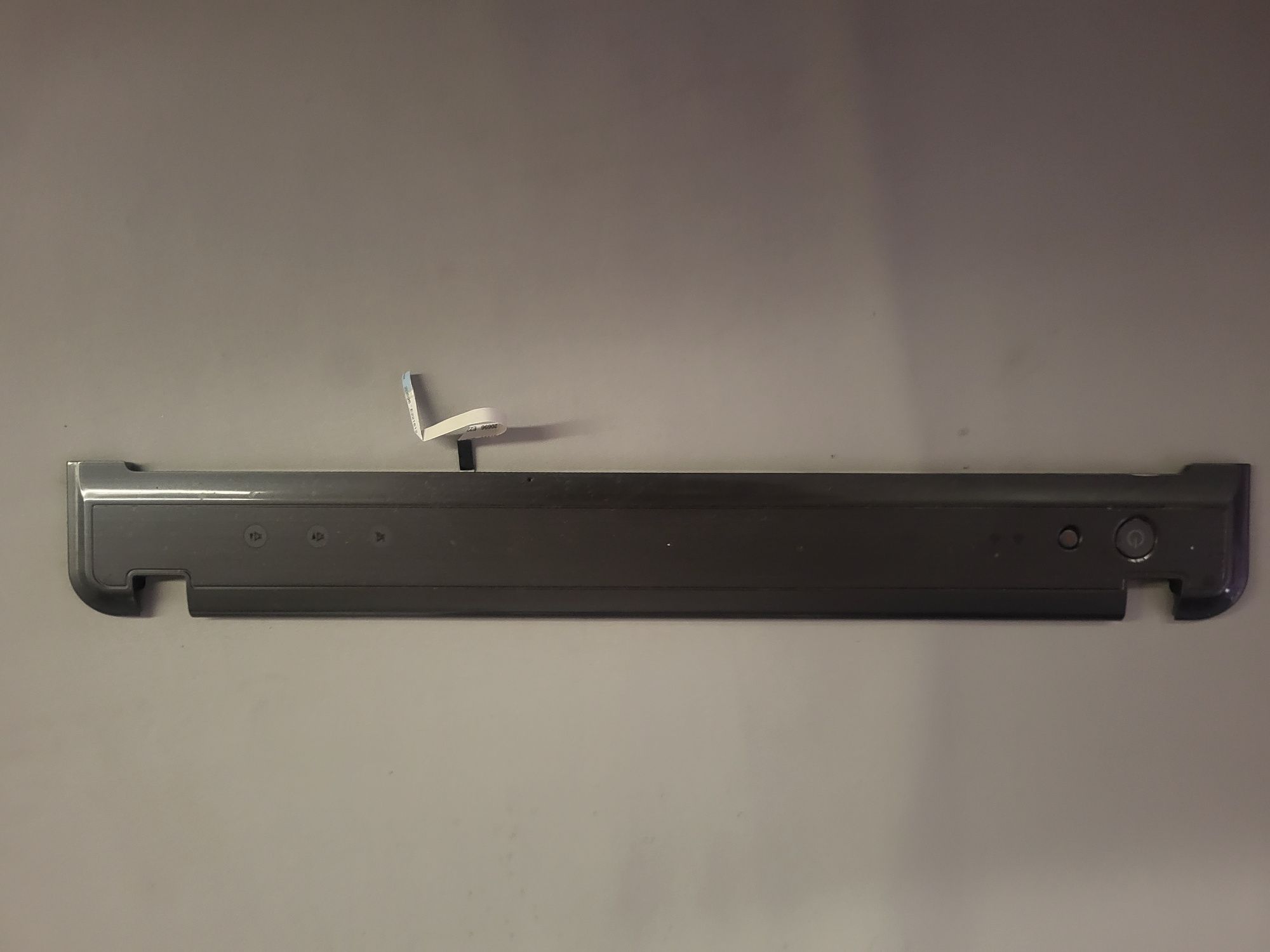 Sprzedam włącznik + przedni panel do laptopa Lenovo G550