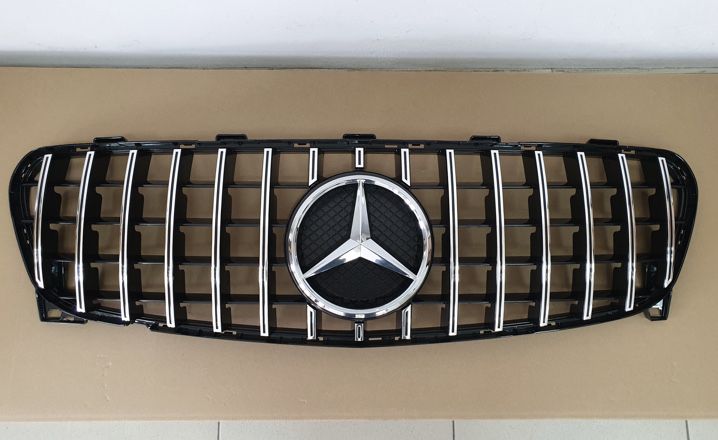 Решетка радиатора диамант GT W 204 GT хром серая Mercedes мерседес
