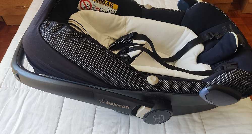 Cadeira auto para bebé - Maxi-Cosi (Ovo Côco)