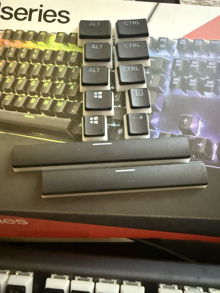 Steelseries Apex 5 + PrismCaps Steelseries black