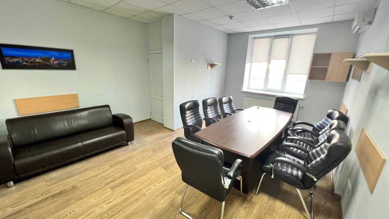 Оренда офісу 1-й поверх 180 кв/м  вул. Коновальця, 32 | Без комісії