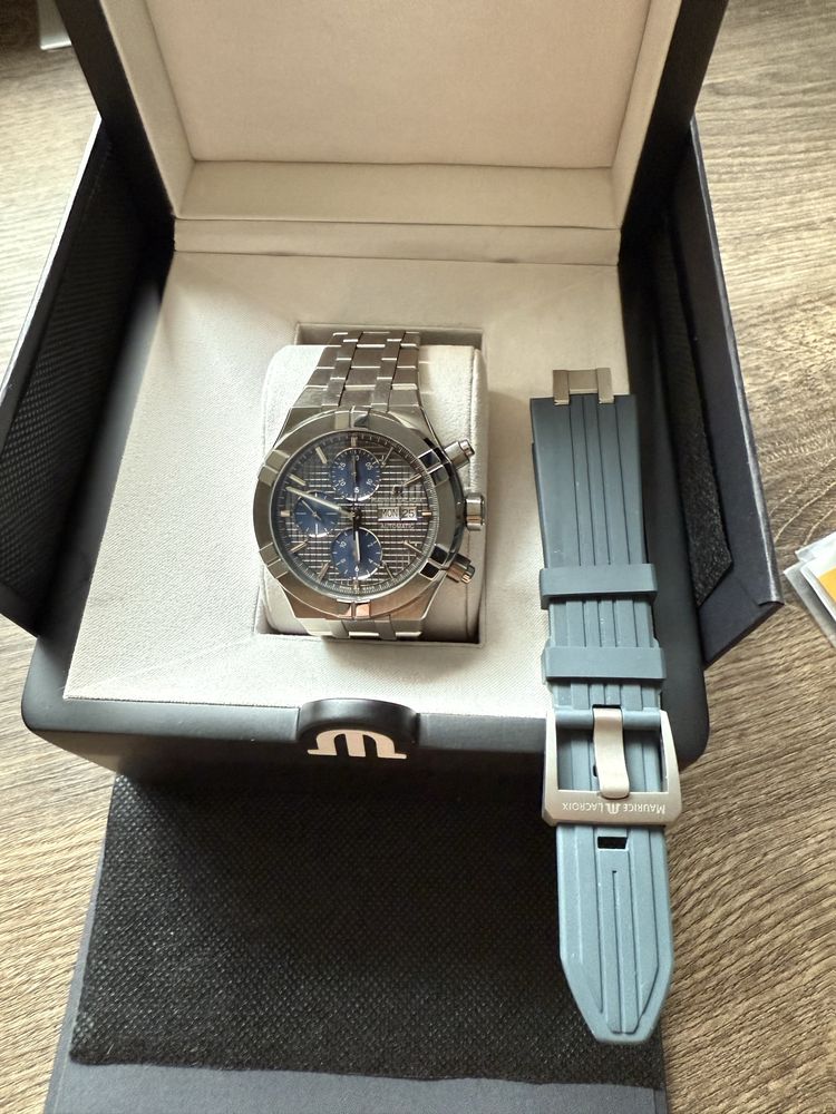 Maurise Lacroix Aikon automatic titanium 44 mm. AI 6038-TT03F-330-A
