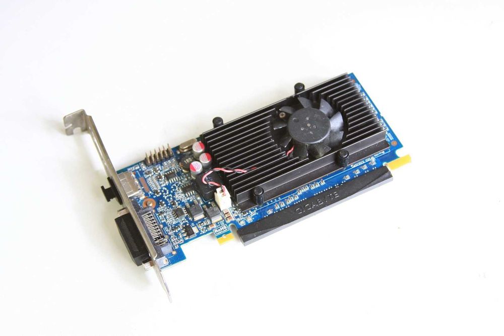 NVidia Gigabyte Gt 705 2GB Ram