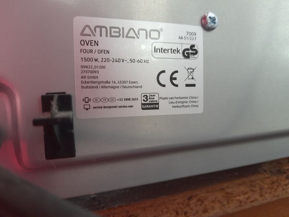 Mini piekarnik elektryczny