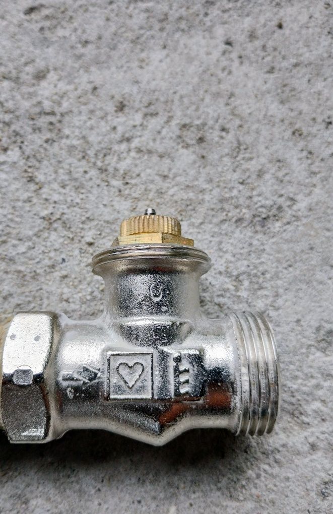 grzejnik aluminiowy + głowica termostatyczna