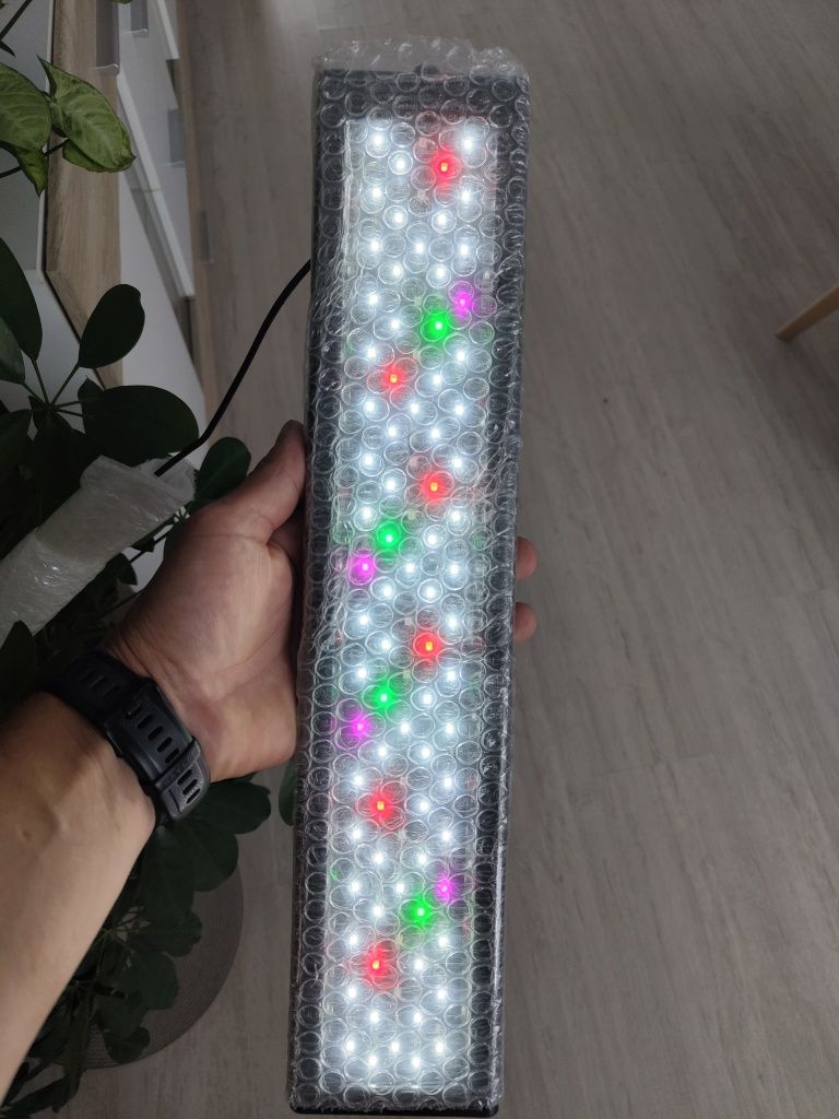 Oświetlenie LED do akwarium